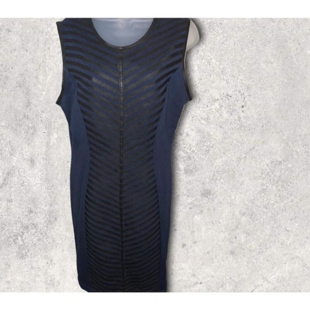Dress - Picture 6 of 9